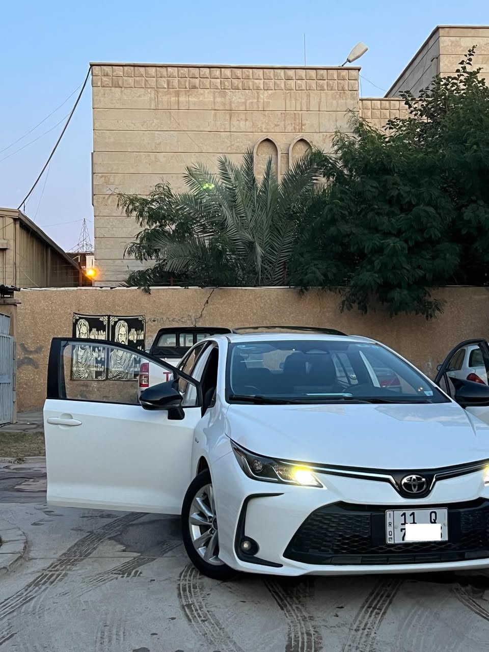 الحلوة للبيع
تويوتا كورلا HEV هايبرد الشكل الخليجي 2024 كفالة عامة السيارة نضيفة جداً وبعدها على وضع الشركة  
السيارة داخلة ضمان شركة (كير ومحرك وبطارية) 

المواصفات :
محرك 1800
فتحة سقف 
مثبت سرعة
رادار امامي  
قيادة ذاتية
بصمه عدد 2
حساس أمامي خلفي
4 جام اوتو 
3 وضعيات قيادة 
نظام مانع انزلاق
انارة LED امامي خلفي
جنطة كهرباء 
تغليف ارضيات وجنطة جلد 
الدواخل تغليف حراري 
هاند بريك كهرباء 
الكشنات جلد
كاميرا
مراية وسطية تعتيم 
تبريد قطعتين 
تحكم ستيرن جهتين 
عداد ديجيتل 3 اشكال
شاشه أبل كاربلي الكبيرة
الرقم الجديد بغداد 11
السيارة مال جناي وبالعافية على الياخذها 
تحويل ثاني يوم 
السيارة ماشية 55 الف كم
السعر 145$ ورقة قفل قفل قفل  
مكاني بغداد الامين الثانية 
للأستفسار الاتصال على الرقم :
 *********** متوفر واتساب
