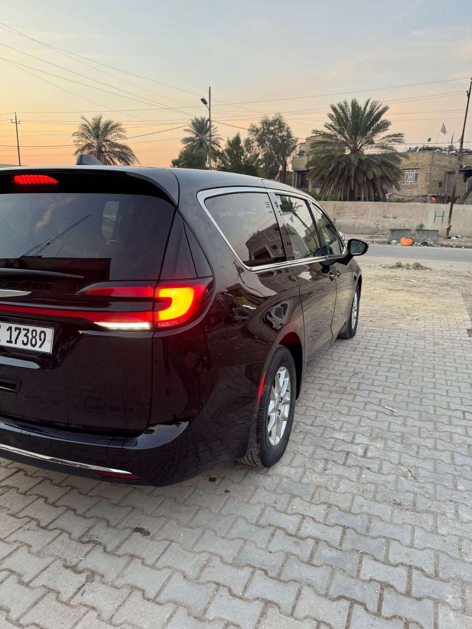 السلام عليكم 

كرايسلر باسيفيكا موديل 2024
السياره ماشيه 25الف كيلو متر يعني جديده بمعنى الكلمه السياره فول مواصفات ابواب والصندوق كهرباء تشغيل عن بعد وكاربلي وتبريدمركزي وهواي مواصفات بعد بيها السياره بدون حادث بدون اي صبغ بيها تقرير مياه امطار ومدلين الجزاء الي متضرره بيها والسياره خاليه من اي مشاكل السعر 245بيها مجال للستفسار ***********علي ابوحيدر بغداد, العراق
