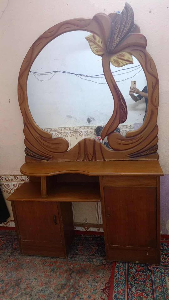 ميز مرايه صاج عراقي نضيف السعر 55 العنوان العمارات الملح مقابيل حي الخضراء قرب مدرسه رقيه الانصاري قرب فلاح المضمد *********** عمارة, ميسان
