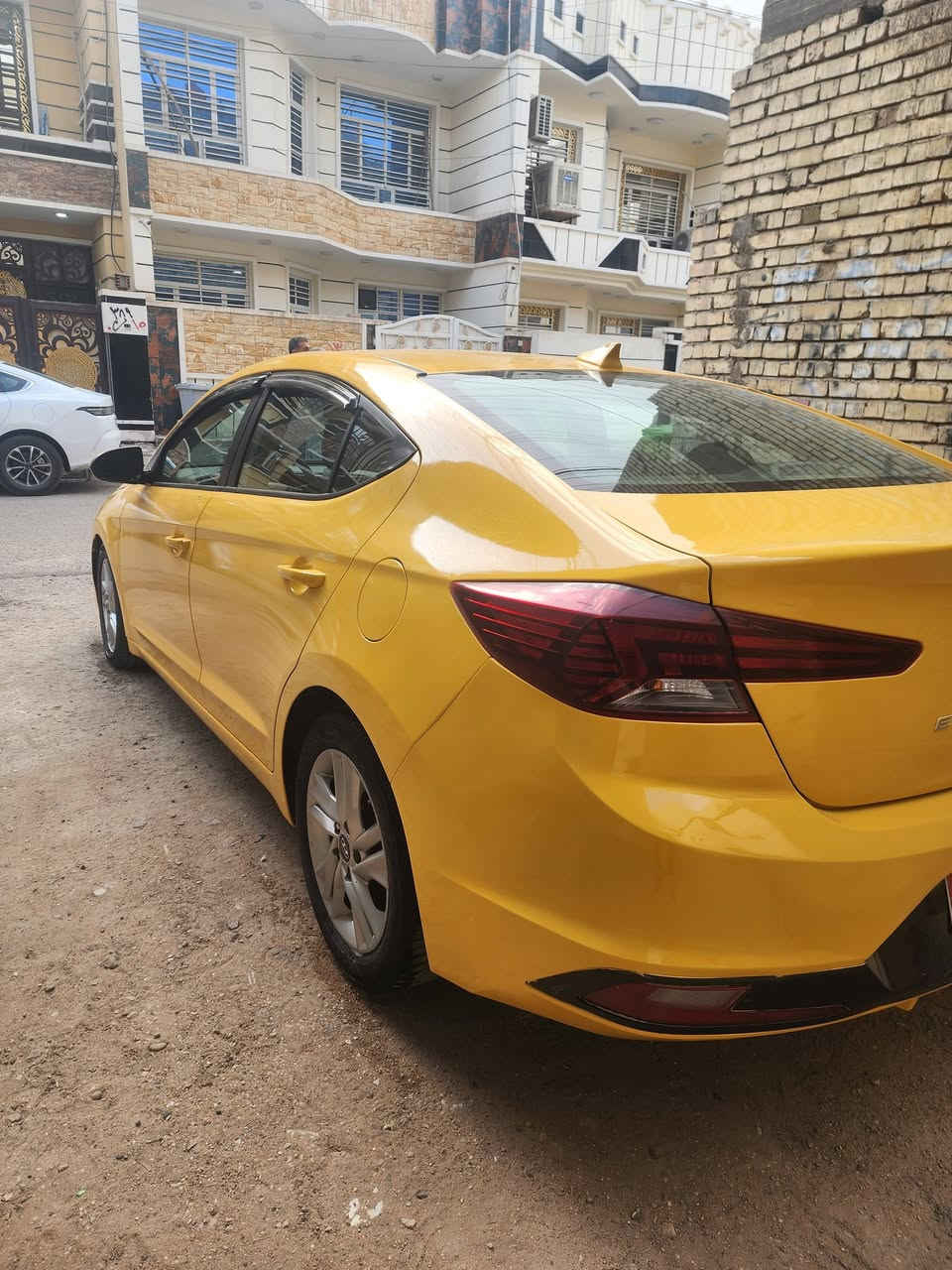 السلام عليكم النترا موديل ٢٠٢٠ بسمي رقم بغداد مكانهه بغداد الدوره ماشيه ١٥٧ صبغ بنيد ودعاميه وجاملغ خلفي ع كد شبر السعر ١٣٣ وبيهه مجال بسيط 
للاتصال ***********
