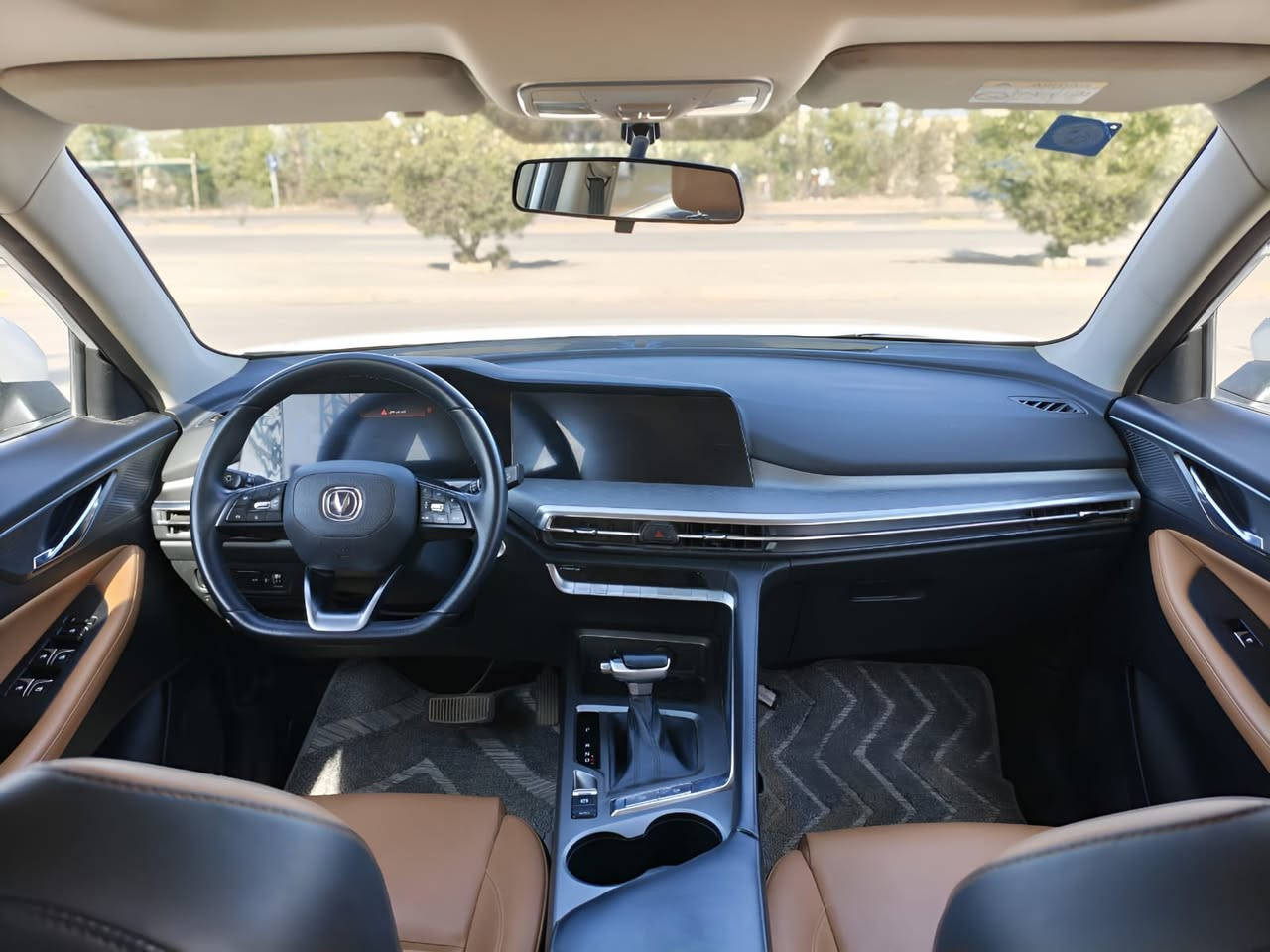 شانجان CSPlus 35 موديل ٢٠٢٤ للبيع
السيارة استلام من المصرف باقي عليه سنتين استقطاع مباشر 
محرك ١٥٠٠ تيربو ، كاميرا ٣٦٠ درجة ، مري كهرباء ، بانوراما زجاج بالسقف ،  السيارة بعدها باسم الشركة الي يشتريها كبل تتحول باسمه السنوية ، صندوك كهرباء ، مكاني بابل ابي غرق
السعر ١٢٥وبيه مجال بسيط]
‏***********
