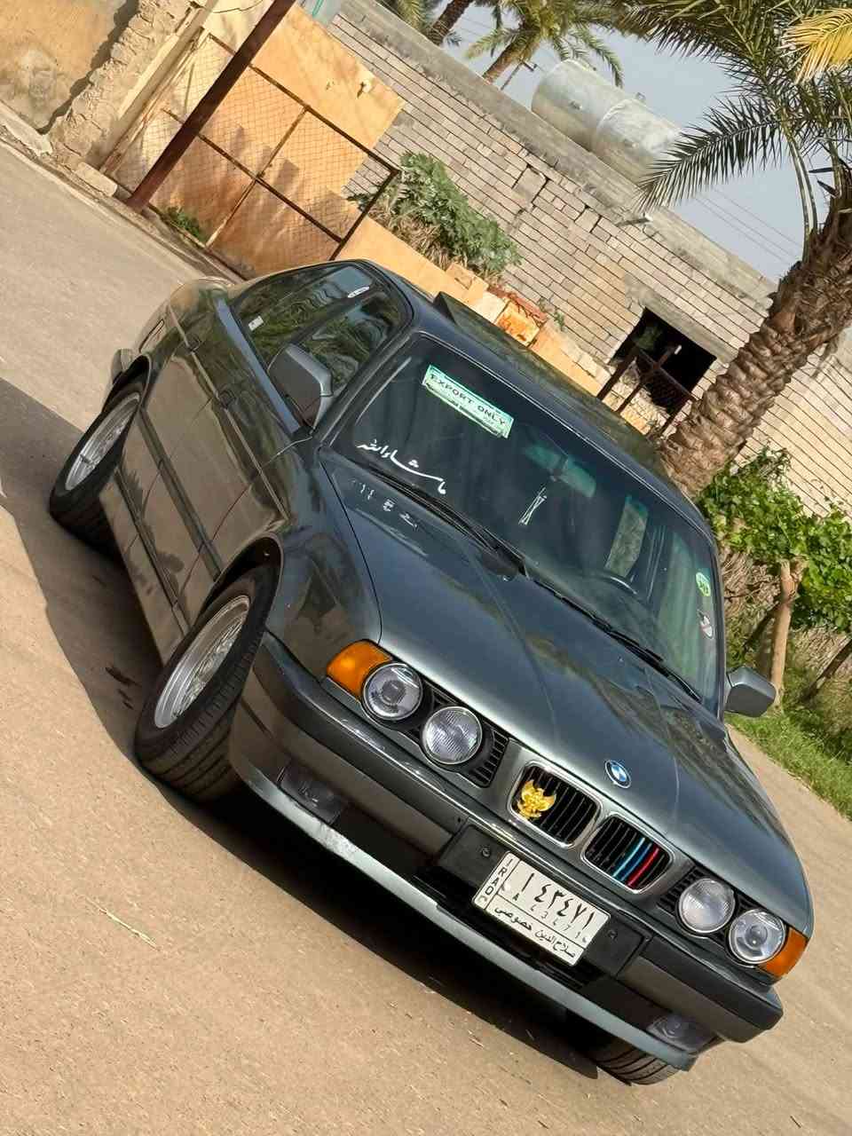 سلام عليكم بي ام 525اصل موديل 1992رقم صلاح الدين مشروع وطني 2028محرك مسكر فانوس الكير جديده صار سبوع من بدلته وتماتيك صبغ جماليه بدون ضربه بدون خياسات فتحه تبريد منضومه زنون السعر 58بيها مجال يرهم مراوس مكاني تكريت ***********
