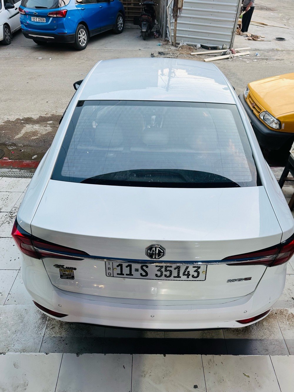 ام جي فايف / MG 5 للبيع
موديل 2023 ماشية 87 الف قابل للزيادة
رقم بغداد  الجديد / لون ابيض
بأسمي تحويل مباشر / محرك 1500 تنفس طبيعي  
السيارة خارج ضمان قبل شهرين طلعتها
وصولات الصيانة موجودة 
_________
السيارة فئة الكومفورت Comfortنوتبلي 
مواصفات السيارة 
بصمه تشغيل / لد نهاري + منضومة زنون / حساسات خلفية / شاشة اصلية
كامرة خلفية / تحكم استيرن / اشاير بالمري / تبريد شاشة 
بصمتين بيها / نضام ايكو اقتصادي / كروز مثبت سرعة 
حساس اطارات / كيج حماوة / داخل بيجي واسود 
4 ويل كب / كار بلي Car play واتو اندرويد
 حدادية كاملة جديدة مبدلها بلكات اصلية اذان محرك جديدة 
بيها  ملاحظات رصعات بصندوك والدوسة جهة اليمين بيها طعجه وبحافة البنيد شوي
مكان السيارة بغداد الامين الثانية
للاستفسار 
***********واتساب واتصال