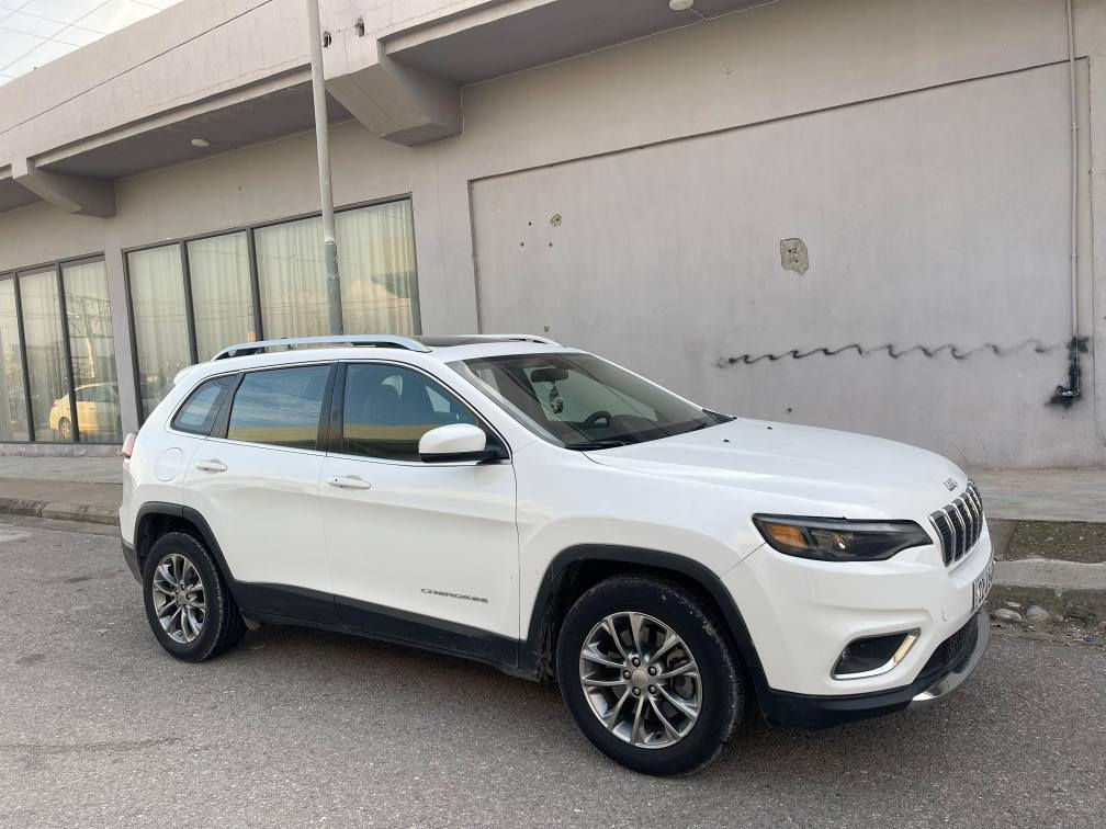 فرۆشتنی خێرا
Jeep cherokee 2019
 132 گەڵا
ژم:***********
جێب چیرۆکی ٢٠١۹فول فولە سلاید و پانۆ ڕاما و کوشن جڵدە
ڕادارە، بەسمەو شەغالە
٤تایەی تازە
 ،تازە سێرڤسی کامل کراوە
ئەوتۆ برێک 
ئەوتۆ پارک
کوشن هیتەر
سوکان هیتەر
لایت لید
ئەی بی ئێس
مەکینە ۲.٤ مەرغوب بۆ کاسکێت کراوەتەوە
سەنەویو ڕەقەم تازە بێ ئێڕباک بێ ناوگرتن 
  تەنها بۆنیتی بۆیاخە لەگەڵ دوو پەڵە کارتی بچوک
*********** رانية, السليمانية
