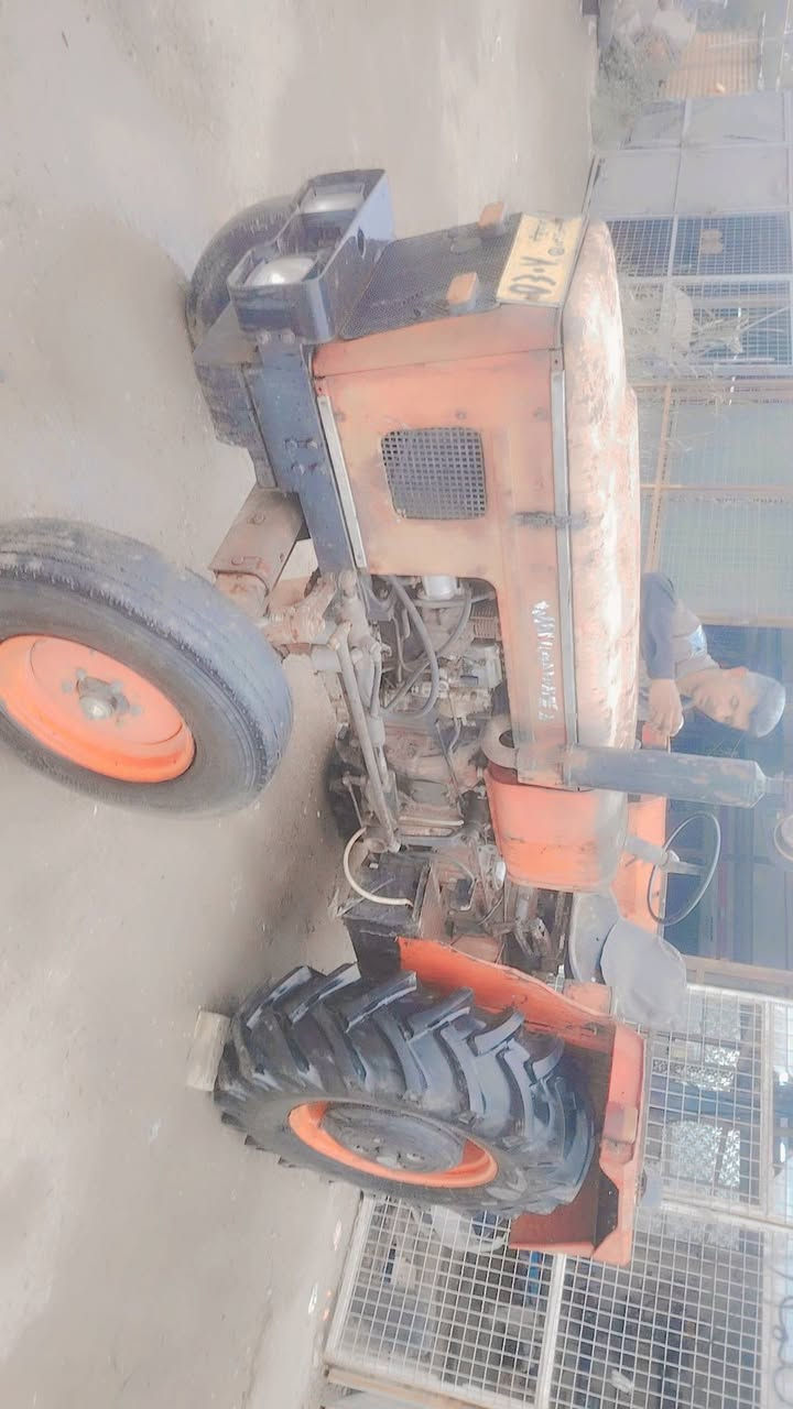 مكينه عنتر 85 تايرات خلفيه ماماشيات باور تركي كرهبايات كلها شغاله كيوجه كلها شغاله شركه مكينه جاهزه ثكال خلفي امامي رقم بغداد بدون تحويل التواصل ع ***********
