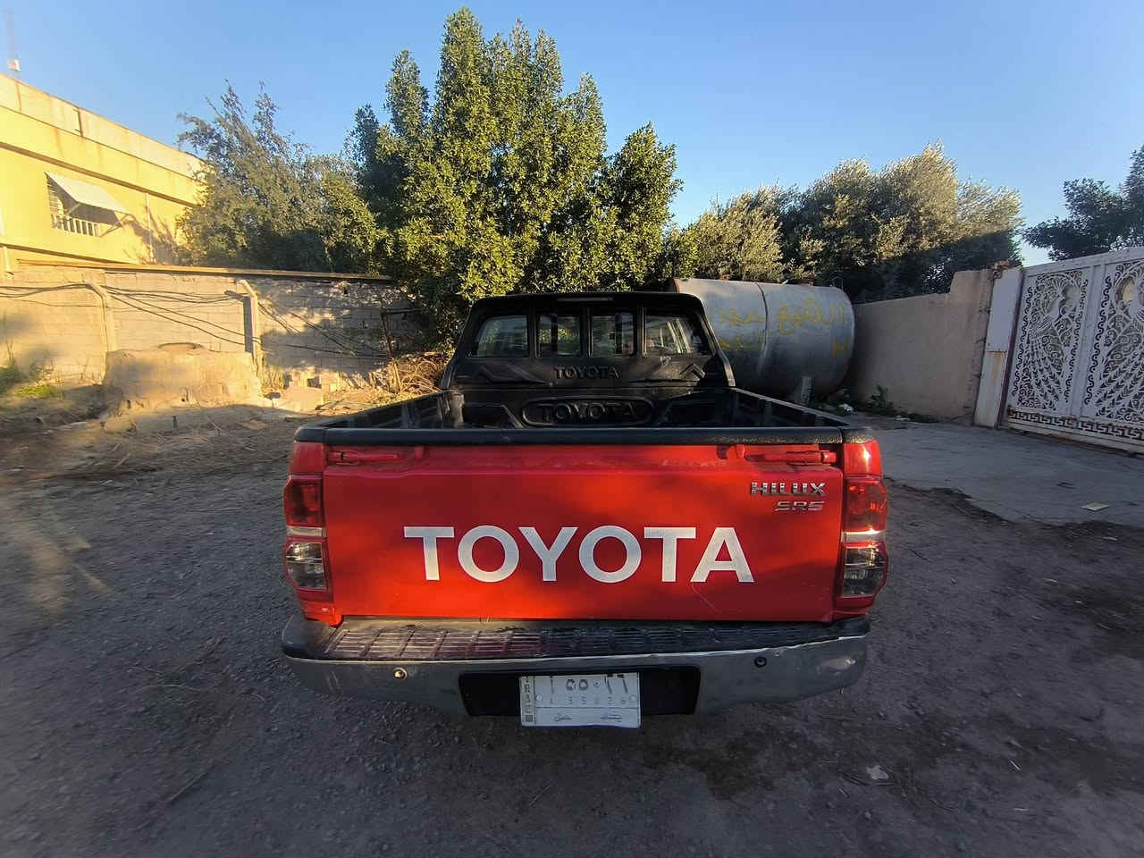 من رخصه الادمن 
بيكم تيوته هيلوكس الغنيه عن التعريف
ضمان ترايك وين ما تريد السعر 244ورقه.  وبيه مجال قليل 
كامله من كلشي .التحويل ثاني يوم .  بغداد / جسر أديالى  
الستفسار أكثر تفضل خاص متواجد ع الفيس وهذا رقمي‏*********** متوفر واتس اب متواجد 24 ساعه هلا بيكم
