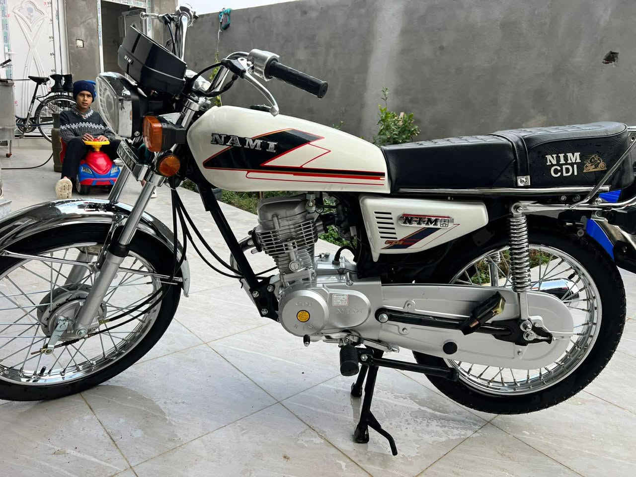 سلام  عليكم 
دراجه نامه امتياز البيع
موديل 25 طالعه بشهر ثامن 
المكان حله أبو غراق
سعر خاص
***********
