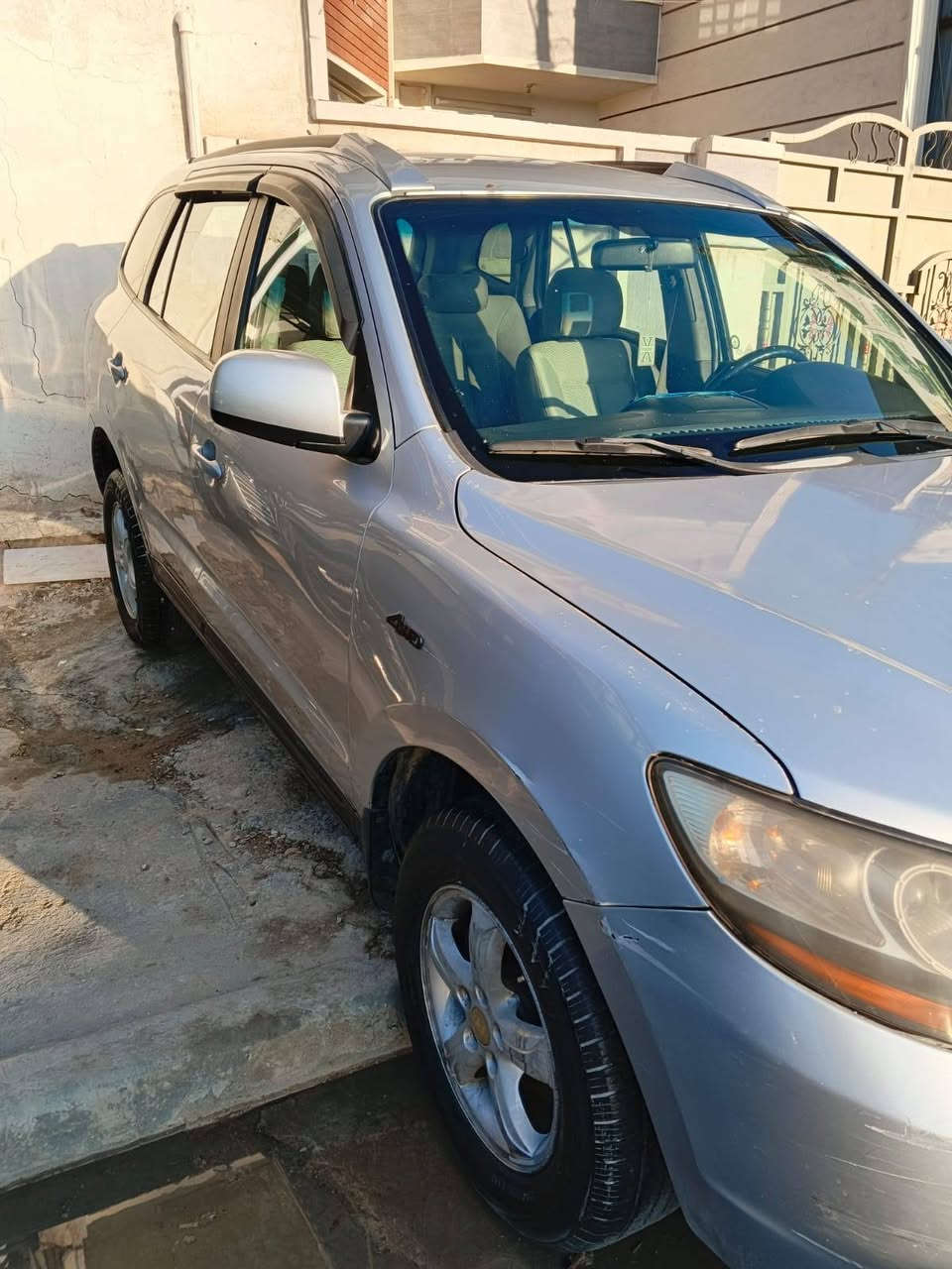 السلام عليكم سنتافي موديل 2007 سياره سته سلندر كير ماكينه جدد سياره خير من الله مكانه بغداد سيطره الشعب القديمه منطقه الاصلاح السياره جاهزه من كل شيء السعر 88 ورقه بيها مجال قليل رقم الهاتف ***********
