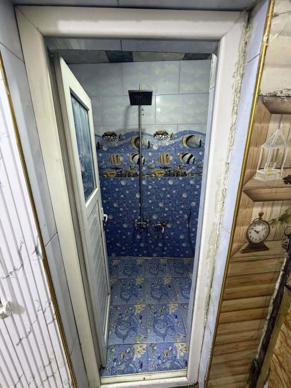 مشتمل صغير للأيجار الدوره شارع 60
عائله صغيره 
البيت يحتوي على مطبخ وصاله
وغرفه نوم 
وصحيات
بي كاونترات مع البيت وسخان وماطور ماء
للأستفسار 
***********
