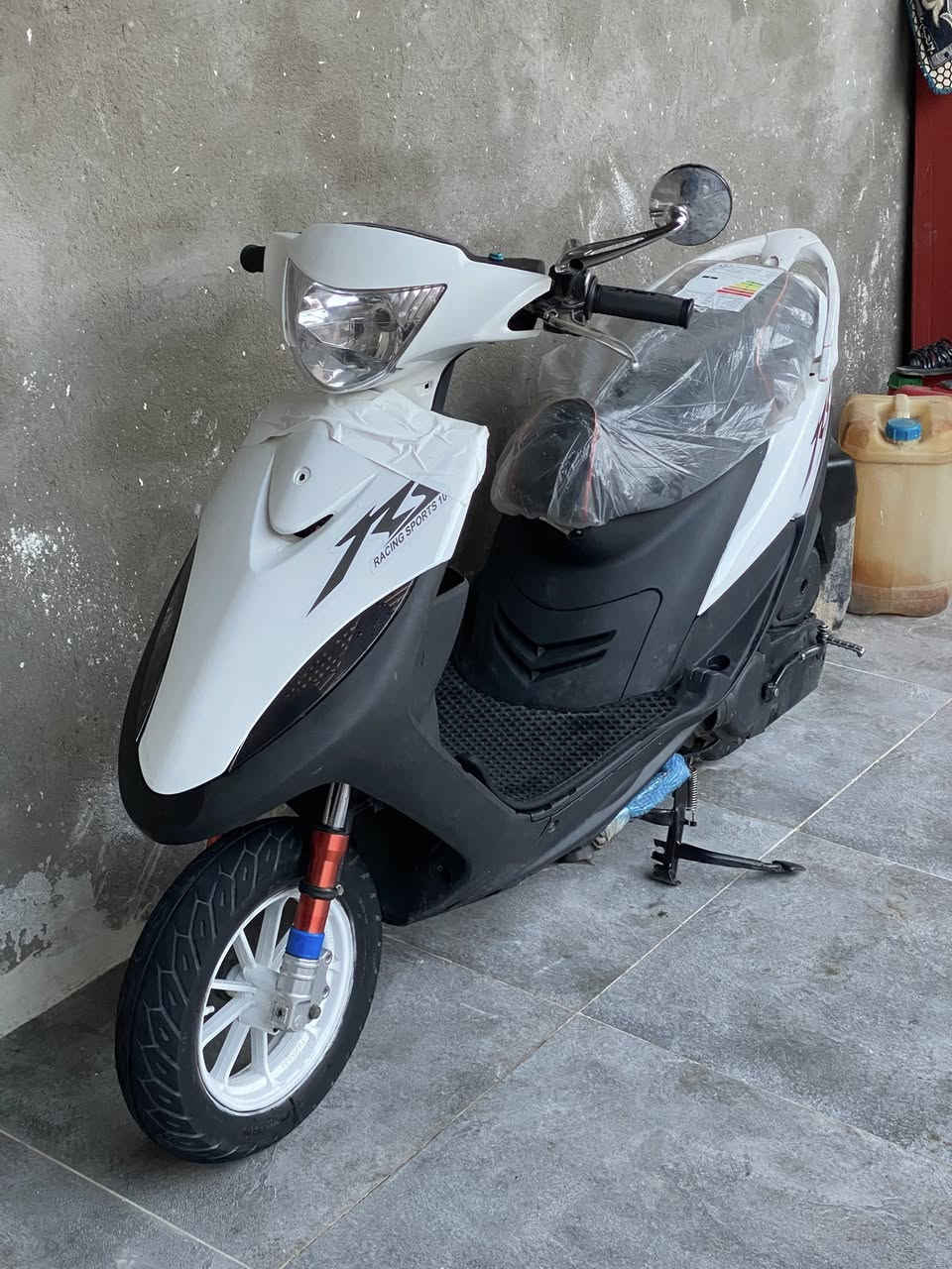 السلام عليكم ماكس عدله للبيع
الدراجه مزودة بوشه ٥٥ 

سلف هندر شغاله 

شلعه ومعدل 

بيها كلج امامي مزود 

للمراسله خاص او *********** 
السعر ٧٠٠ وبيها مجال قليل المو شراي لا يتعبني .
