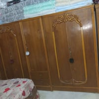 مستعجل • غرفة خشب ثقيل • نظيفة