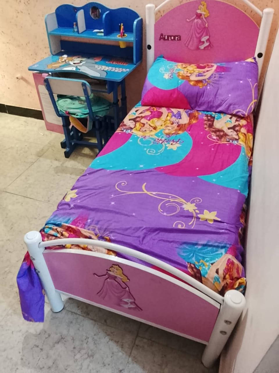 السلام عليكم
سرير مستعمل شبه جديد
عرض ٧٥
طول ١٦٠ 
للبيع مع الماسند من الصفاح +الدوشك ويا 
للأستفسار مراسلة الصفحه


**إذا كنت صاحب هذا الإعلان وتريد حذفه لأي سبب، رجاءا أرسل رسالة إلى الدعم الفني**