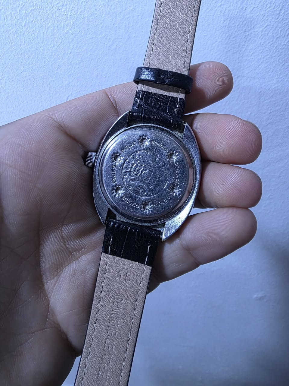 ساعة سيكورا سويسري صنع بلسبعينات
شكد تسوه اعلى سعر ابيع


**إذا كنت صاحب هذا الإعلان وتريد حذفه لأي سبب، رجاءا أرسل رسالة إلى الدعم الفني**