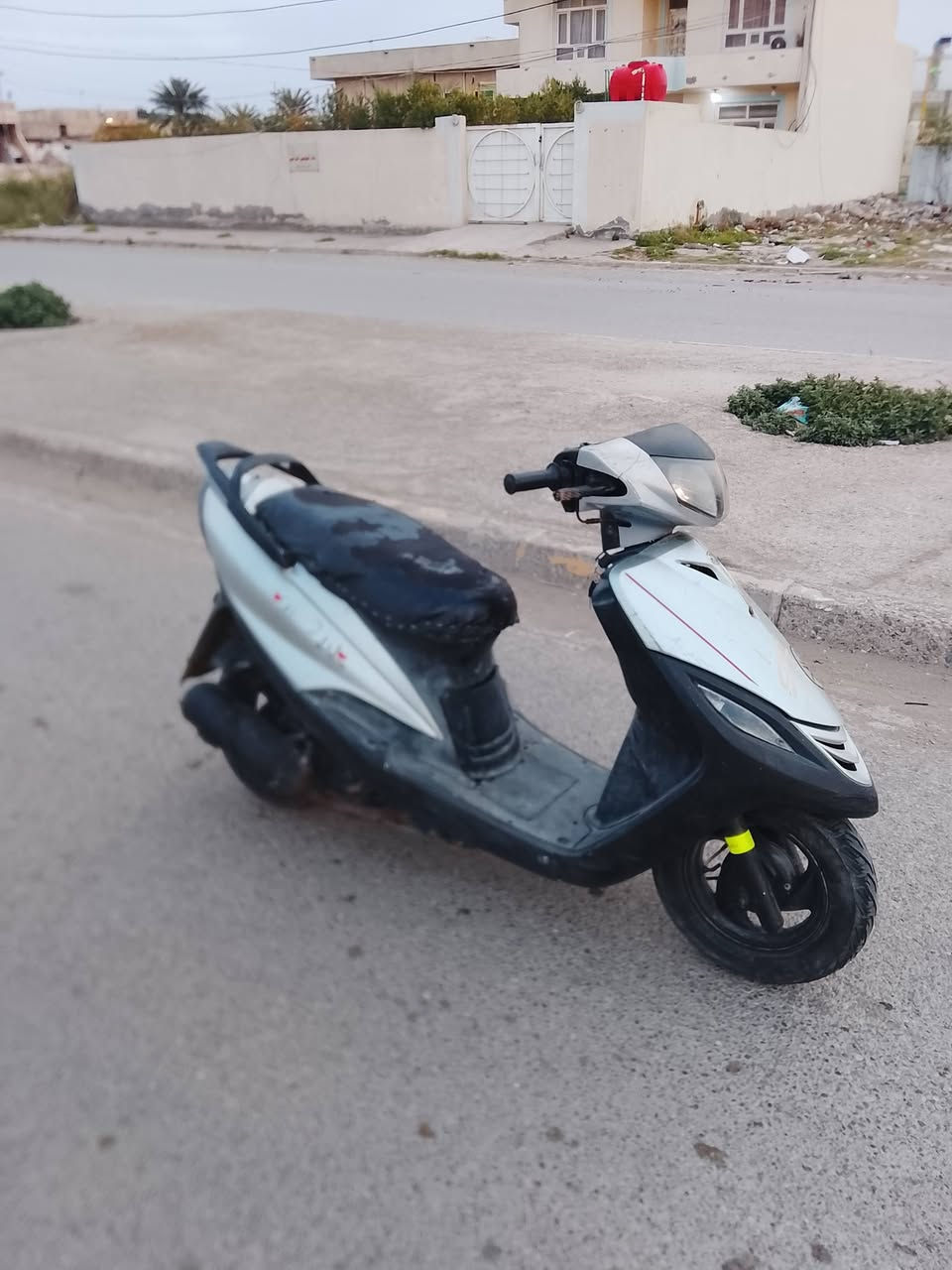 سلام عليكم دراجه ماكس ثعلب البيع محرك ناعم صوته محرك بلادي  مكاني بعقوبة التحرير سعر 325 //***********
