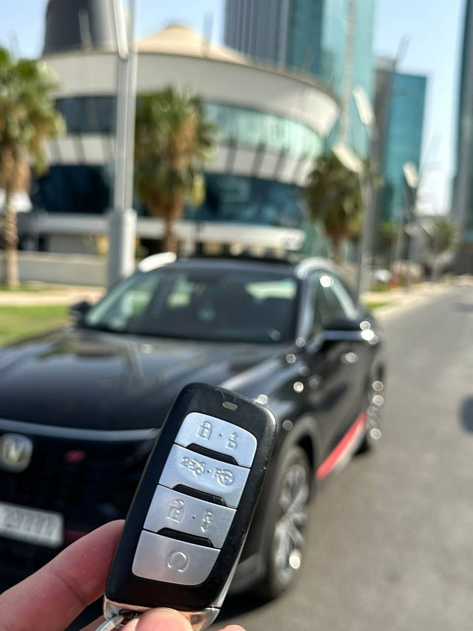 � للبيع: شانجان CS85 موديل 2022 – فل مواصفات
سيارة نظيفة جدًا وتستاهل، استخدام شخصي وبحالة ممتازة 👌

🔹 الحالة:
✔️ بدون صبغ
✔️ بدون بارد
✔️ مكفولة بضمان شركة البخيت

🔹 المواصفات:
⚙️ محرك 2.0 تيربو قوي وأداء عالي
📍 ماشية 70 ألف كم فقط
🌅 سقف بانوراما
📺 شاشة كبيرة مع 5 كاميرات 360°
📡 حساسات أمامي وخلفي + رادارات أمامية وجانبية
🅿️ Auto Park – تركين تلقائي
🚶‍♂️ تنزل منها وهي تطبّق نفسها بدون سائق
📱 تشغيل عن بُعد
🛞 إطارات جديدة
🎨 ألوان داخلية قابلة للتغيير والتحكم
🪑 داخلية أحمر (كشنات + خشنات) – فخامة وطابع رياضي
❄️ تبريد قطعتين للراحة التامة

💰 السعر: 175 مليون (قابل للنقاش للجاد)

📞 رقم الهاتف: ***********

📌 السيارة جاهزة للفحص، وما تحتاج شي غير تركب وتستمتع 👍
