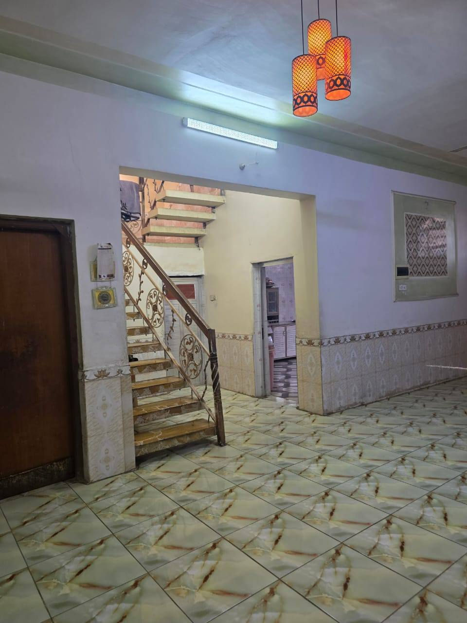 #بيت_للبيع
📍الموقع :قرب مستشفى الحوراء السايدين
📐 المساحة : ٣٠٠ متر طابقين 🏘️
{الإستقبال ٩*٤ و غرفتين بمساحة ٦*٤ المطبخ و الصالة بمساحة ٥*٤ و الطابق الثاني يحتوي على غرفتين مع صالة} 
🔢 سنة البناء ٢٠١٢
جاهزة لتبدأ فيه حياتك 🔑
🔴 أكتب تم
لمعرفة السعر
#عقارات #بيوت #ايجار
#الباشق_للعقار
لا أدور و لا تحتار 
              ☎️للاستفسار التواصل على الأرقام الآتية☎️
___---___---___---___---___---___---___
*********** علي إيهاب 
***********  حسين الغالبي
