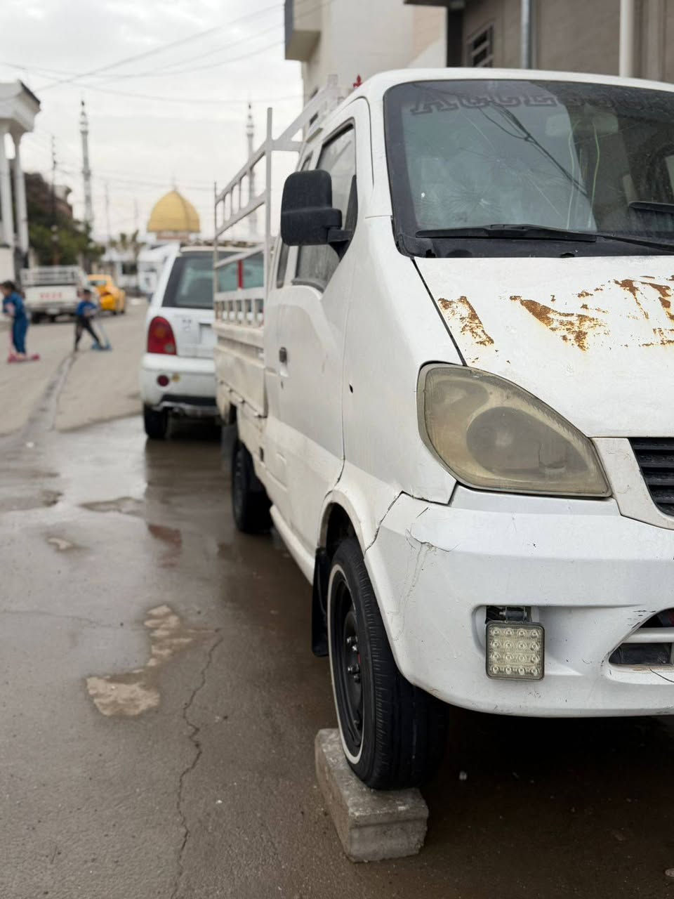 سلام عليكم اخوان عندي هاي السياره للبيع كير محرك شرط مكاني كركوك السعر 17 وبيها مجال الشراي يخابر ***********
