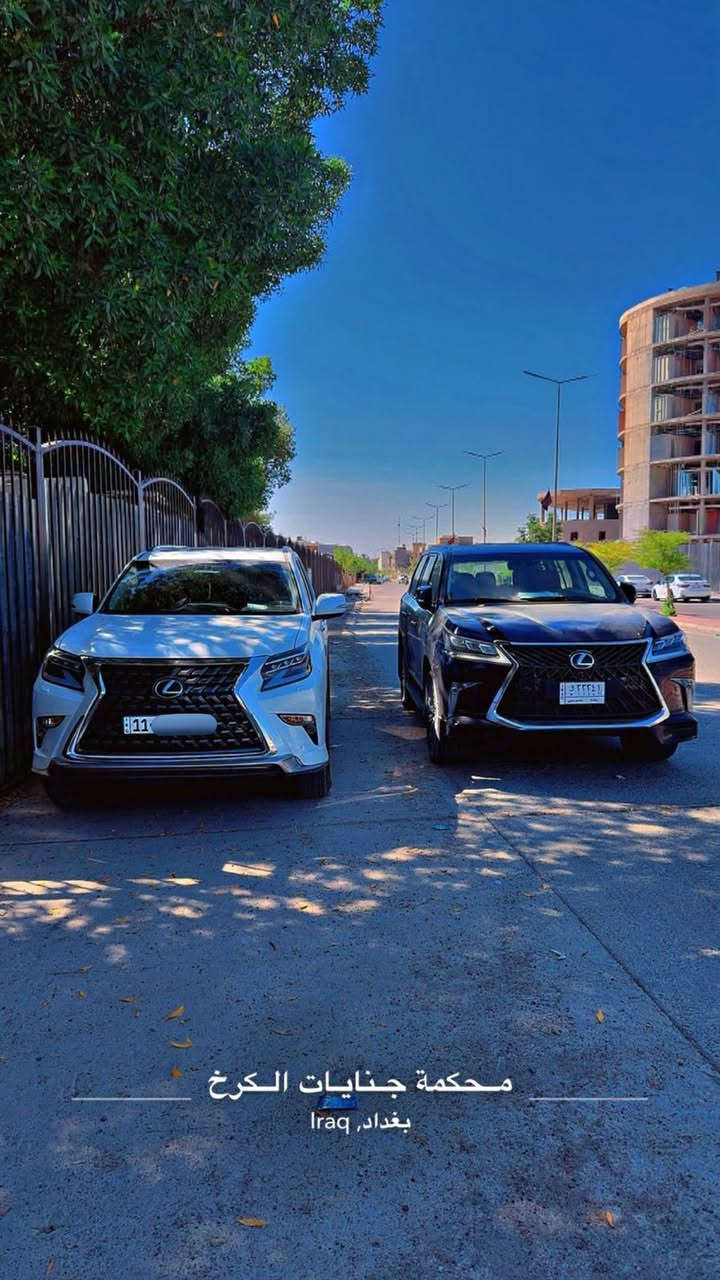 رقم بغداد بأسمي 2014
مكفولة عدا الدعاميات و مكانين بارد 

السيارة نظيفة جدا

ماشية 174 الف كيلو 

داخل جلد قرميدي

محرك 4600   8

جكات تصعد وتنزل السيارة 

٣ شاشات بلادية 

رادار امامي +جانبي 

كشنات حار +بارد+كراسي كهرباء

كشن سايق خزن ميموري 

اربع كامرات ٣٦٠ درجة

ستيرن كهرباء 

كشنات خلفية كهرباء 

تشغيل عن بعد 

فتحة بل سقف 

بصمات اثنين 

وبقية مواصفات اللكزز المعروفة 

السعر ٣١٦ وبيهه مجال قليل

مكان السيارة بغداد الكرخ

ملاحظة / ويالة السيارة الاصلية موجودة هية والتايرات. وجدد


**إذا كنت صاحب هذا الإعلان وتريد حذفه لأي سبب، رجاءا أرسل رسالة إلى الدعم الفني**