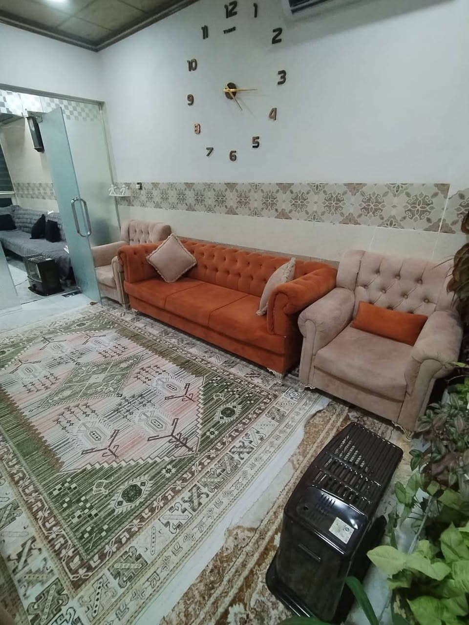 🏠 دار للـــــــبيـع 
في حي الفلاح الثانيه مقاطعه ٩ سند ٢٥ 
________________

المساحــــــة // ١٢٥ م #طابـــــو زهور 
الواجهـــــــــة // ٦ونص    بناء حديث ٢٠٢٠ 

________________
🏗️🧱#الطابــــــــــــــق #الأرضـــــــــــــي
غرفـــــــــــة 1   وصالـــــــــــة وهـــــــــــول ومطبــــــــخ حـــــــــار وبــــــــــارد ومجـمـــــــــع صحيــــــــات ... وكراج سيارة  

🏗️🧱#الطابــــــــــــــق #الثانــــــــــــــــي
 ٣    ...  غرفه نوم وهول واستقبال وصحيات 

_____________________
________________💲
السعــــــــــر   ع خاص 
________________💲
_____________________

#مكتـــــــــب
           🏗️🧱العباجي الاستثمارات العقاري  🧱🏗️
#الكائــــــــــن
  حي الزهور سيتدتي الجميله #مقابل جرزات كرم #أوالإتصال 
         *********** 📞☎️📞*********** 
                           ‏‪*********** 
_____________________________________________
