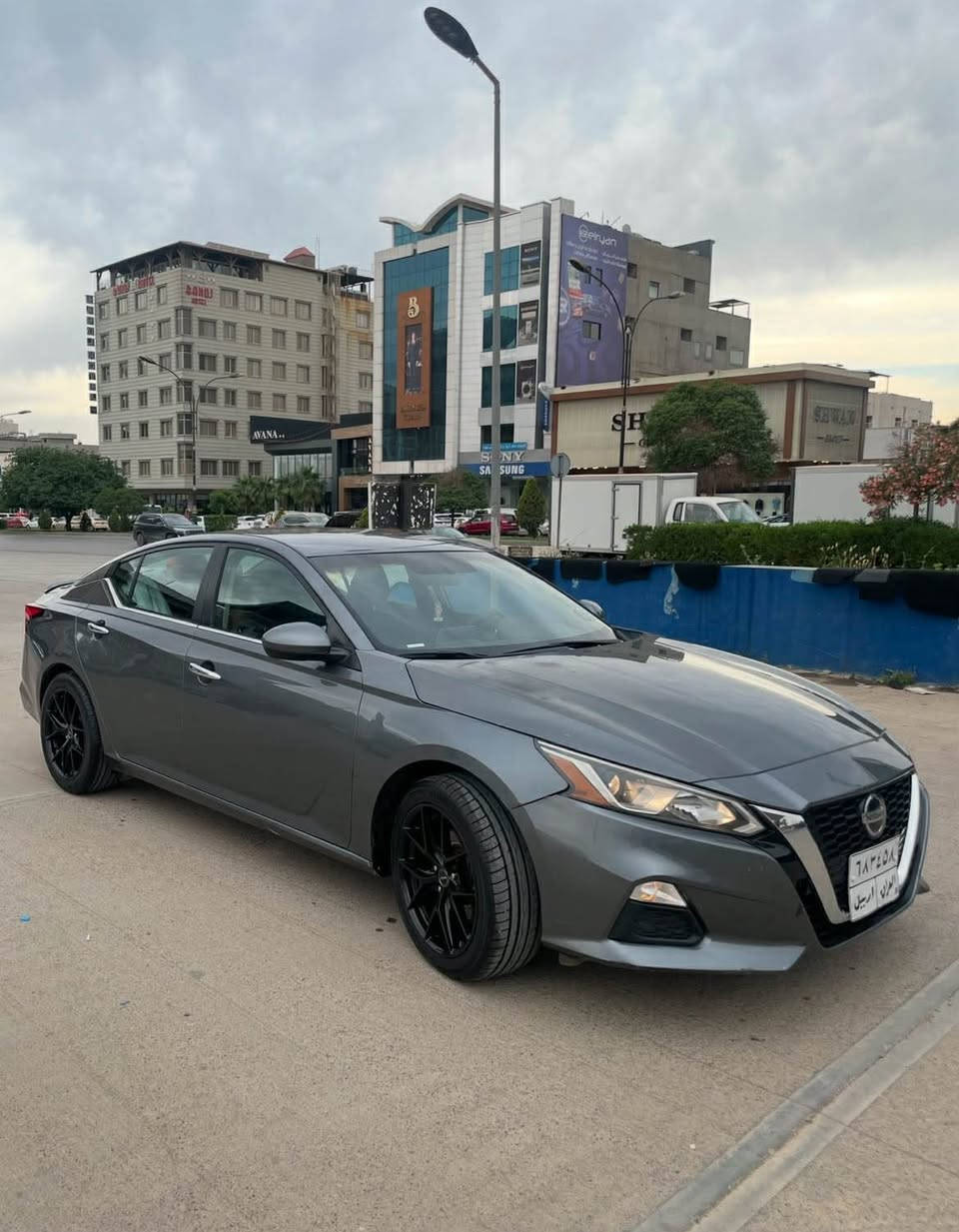 نیسان التیما  ٢٠٢٠ 

مواسفات: S
بەسمە و شغال
ئەپل کارپلەی و ئەندرۆید ئۆتۆ
سیستەمی زیرەکی ئاگادارکردنەوە لە پێکدادانی پێشەوە
وەستانی ئۆتۆماتیکی لەناکاو لەکاتی پێویست
سیستەمی  زیرەکی رێگریکردن لە لادان لە جادە
Cruise Control تحدید سرعە
لایێتی ئۆتۆماتیک 
FWD
ویل 18 ئینج ریم
----
دوو پارچەیی بۆیاخە، ناوەراستی هەردوو دەرگای سایق و بستەک لە بۆنێت.
وارد ئەمریکی
مەکینە و گێر بەشەرت
هیچ ئێرباگی نەتەقیوە
٦٠ میل رۆیشتووە
رقم اربیل بە ناوی خۆم، سەنەوی تا ٢٠٢٦ مانگی ٩
نرخی ١٤٩وەرەقە و معامەلەی تێدایە
- 0750 175 2587
- 0751 787 2640 أربيل, العراق
