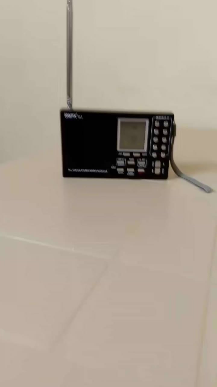 راديو باحث الماني موجات Fm  Am  Sw1 Sw2  شغال بالكامل ولا يووجد اي نقص السعر ٦٠ الف مع التوصيل


**إذا كنت صاحب هذا الإعلان وتريد حذفه لأي سبب، رجاءا أرسل رسالة إلى الدعم الفني**