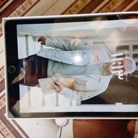 آيباد ٩ • ٦٤ جيجا • كسر بالكلاس