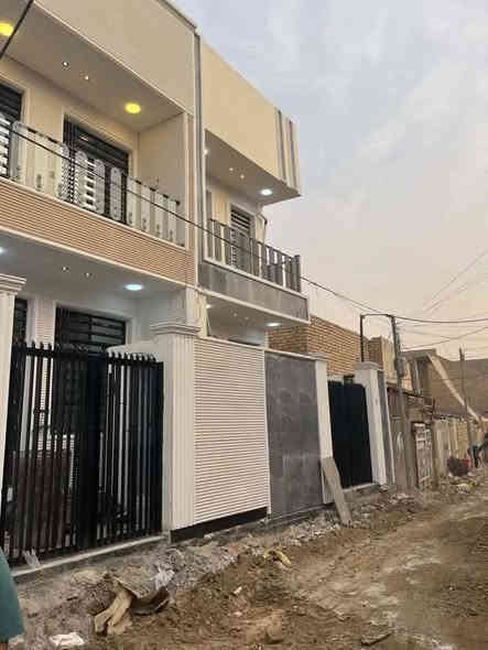 🔅 دور عدد2 بناء حديث طابو زراعي  سند 25 
     🔅بناء حديث   🔆
⚜️ المســــاحة⚜️ لكل دار 100م     
⚜️ العنــــوان ⚜️ حلة الأساتذة خلف مديرية العشائر 

            🔆  الــتـــفـــــاصـيــــل  🔆
 بـنــاء نظيف طابقين كافة الخدمات مجاري والمنطقة مشمول بابتبليط  يحتوي على غرفة نوم عدد 3  كليدور صالة مطبخ  مجمع صحيات  عدد2 
🔱الــســعـــر ا   /135 للدار الواحد /     🔱 

⚜️⚜️⚜️⚜️⚜️⚜️⚜️        
((للاستفســار مراجعـة  # مكتب المستشار للعقارات _والمقــاولات_العامــة
  َنـستـقـبل جـمـيع الـعروض الـعـقاريـه ↪️
بـيع -شـراء - تـعـقيب - إجـازة بـناء - إفـراز- رهـن وكافة الدوانم الزراعية  والقطع والأراضي الزراعية-  ومن لديه دور شقق محال مشتملات للأيجار))
العنــوان : حلة / حي الامام علي الفرع المجاور لمطبعة حي الامام  أو مجاور قصابة  الاخوين   او الاتصال على الارقام.🟡🟡📞📞📞♾
 🔆📞***********
*******+
***********
***********
