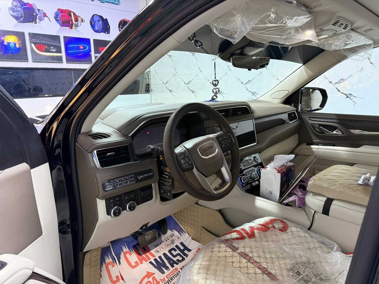 سلام عليكم اخوان
لبيع فقط جمسي يوكن
وكالة المنصور 
دينالي فول  الاخير 
كفاله عامه
رقم بغداد 
مغلف  ppf
بعده ضمان الشركة
ماشيه 9995 الف
الاستفسار 
***********
