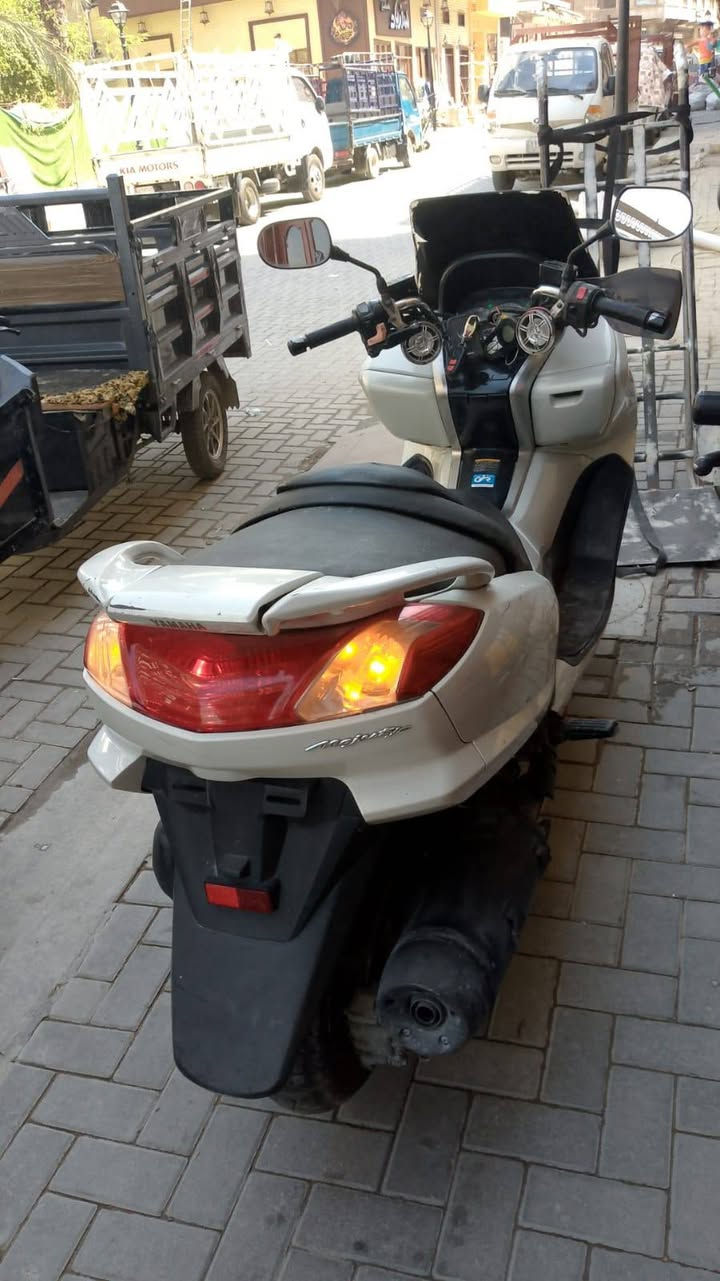 سلام عليكم 
دراجه ماجستا بصمه حجم المحرك 250 سرعه140 السعر 650وبيها مجال بسيط محرك برغي ممفوح بي كهربائيات زنون عالي اصفر وبلاجتر ابيض ام بي ثري بلاتوث مابيها اي نقص فقط  دبل خلفي واكف عندي واحد شتريته مال تفصيخ بس تشد أما دراجه امامك دراجه نضيفه ورزنه بلمشي كلشي موضح امامك لا تجي وتراسلني شبيها دراجه وضحت الك


**إذا كنت صاحب هذا الإعلان وتريد حذفه لأي سبب، رجاءا أرسل رسالة إلى الدعم الفني**