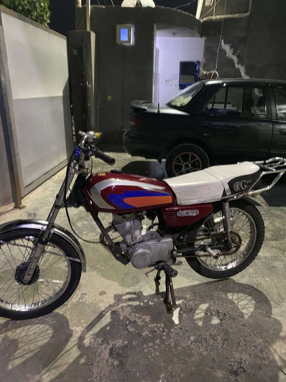 ارشة موديل ٢٠١٥ دراجة حلوة محرك ناعم دراجة نضيفة وحلوة  اتصل ودلل ***********
