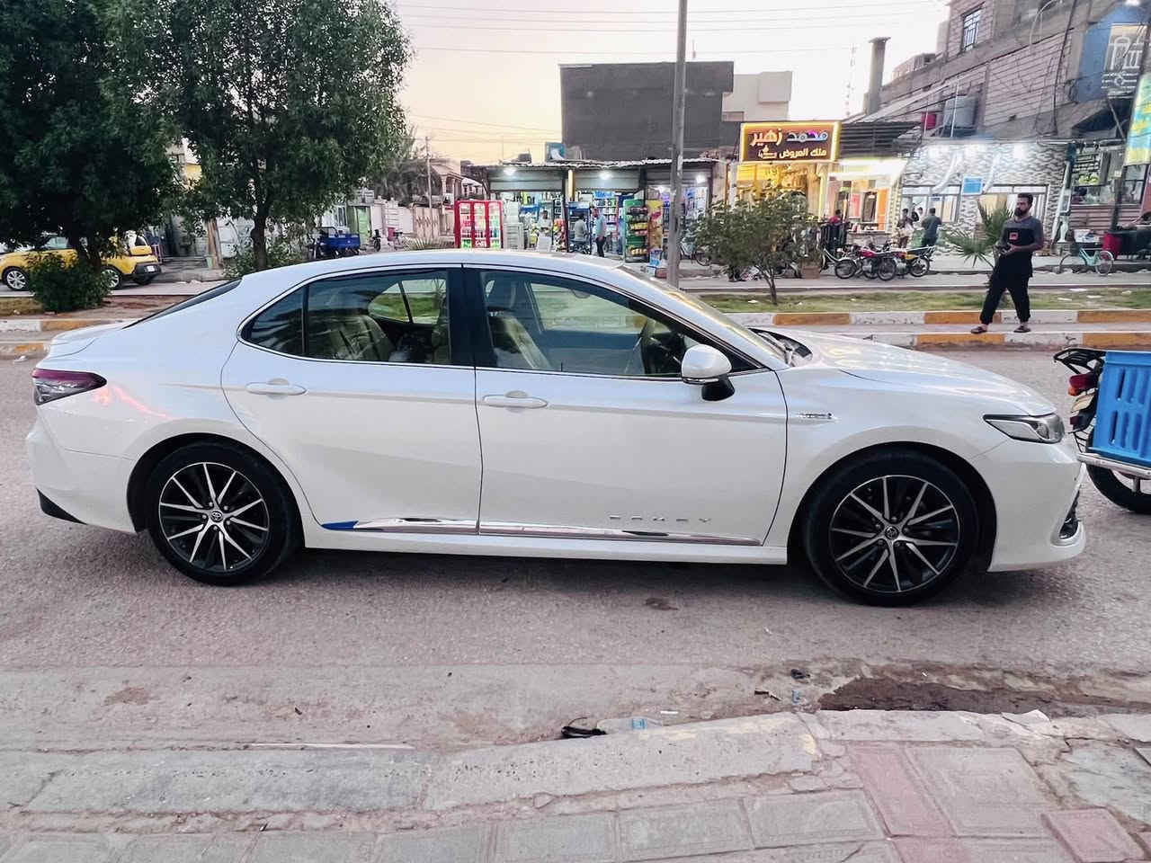السلام عليكم للبيع تيوتا كامري 2024 خليجي وكالة عبد اللطيف GLE  ماشية 85 الف بيها طخة بخشم جاملغ الامامي موضحة بالصورة عدا ذلك كفالة رقم بغداد دولي 
السيارة استقطاع مباشر بأسم طبيب السعر ٢٠٢ وبيها مجال


**إذا كنت صاحب هذا الإعلان وتريد حذفه لأي سبب، رجاءا أرسل رسالة إلى الدعم الفني**