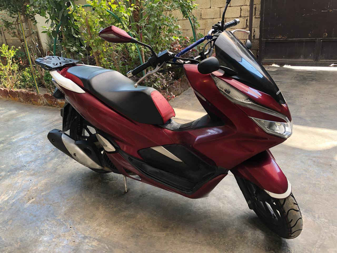 سلام عليكم للبيع دراجه PCX جيل ثالث بصمة درجة حلو ونضيفة بمعنة الكلمة ماشية 40,500الف محرك برغي واحد مامفتوح بي كاملة مكملة مناقصهة شي كهربائيات كلهة شغالة السعر 19 ورقة وبيهة مجال بسيط انتة شراي خابرني وتدلل مو شراي لاتعبني والسوك كلشي بي واني خادم اي استفسار *********** الرقم بي واتساب اتصل مو تكعد اتراسلني العنوان ديالى بعقوبة
