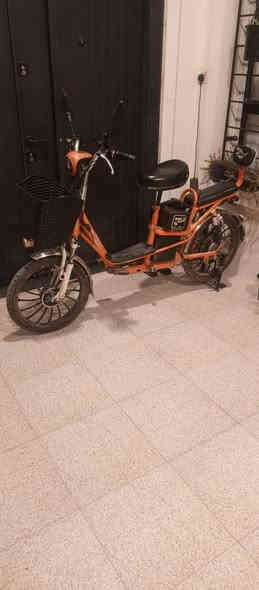 العنوان ،،،الحبانيه
الرقم ،،،***********او ***********
السعر ،،،،400بيه مجال
بطاريات ،،،،4مبدلهن قبل اسبوعين جديدات
