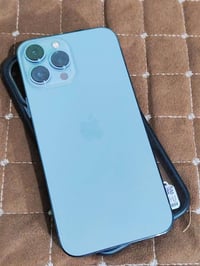 آيفون 13 بروًماكس ذاكراه 256  بطاريه 82بلدي   تك سيم نضافه٩٩  فقط مبدل...