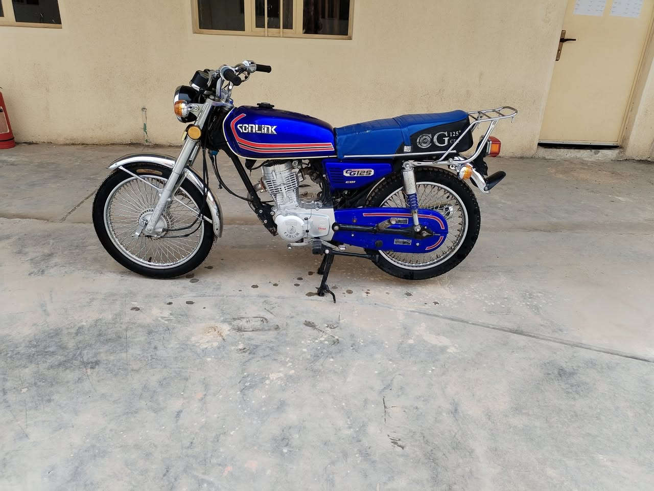 للبيع
تايكر سونك موديل 2022
دراجة جاهزة ونضافة فول خير من الله
المكان واسط صويرة
السعر 650 وبيها مجال للشراي
***********
