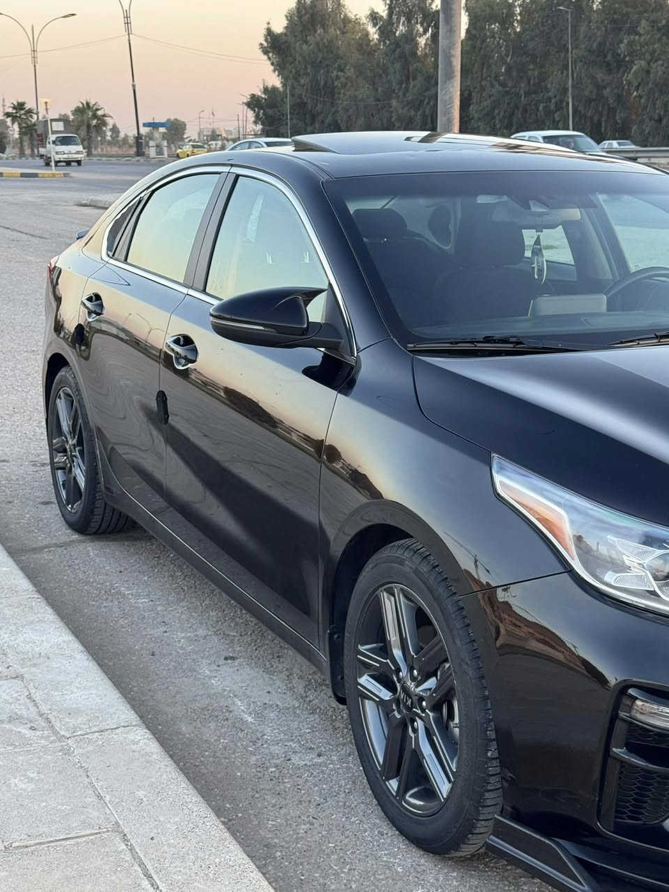 🚗 للبيع: فورتي 2021 EX – أسود
✨ فتحة سقف + تدفئة كراسي + تدفئة مقود
 رادارات + حساسات أمامية وخلفية + شحن لاسلكي
🎶 شاشة ترفيه ومواصفات 
ماشيه 105Km
يعني 70 الف قابل للزيادة ممتازة – نظيفة وجاهزة
الضرر تعديل فقط الباب الخلفي وجامله جهة البانزين  
مثل ما مذكور بالتقرير 
📞 للاستفسار: (***********)
***********)
