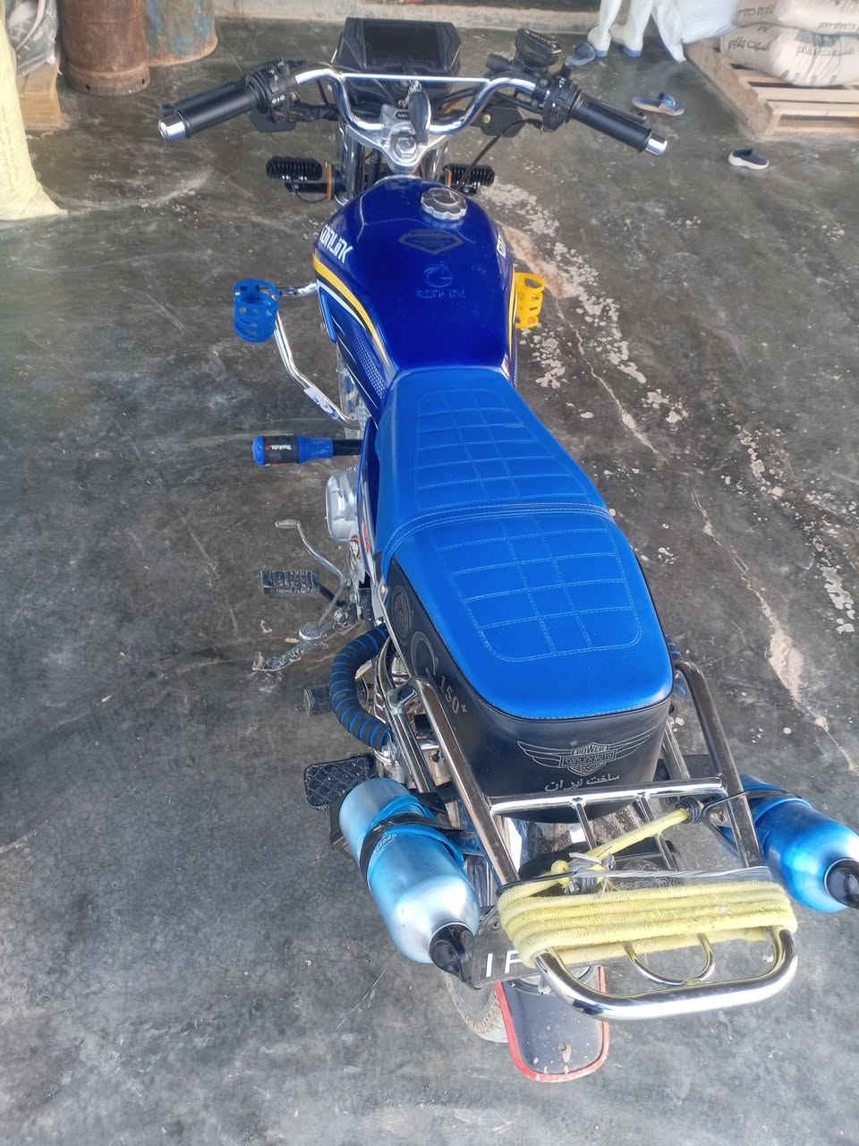 السلام عليكم دراجه 24شكل 25محرك اببض زنجيل  150نضافه فول ماعايزها شي سعرها 850وبيها مجال ***********
