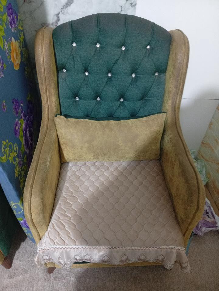 للبيع قنفات عشر مقاعد كاملات
للستفسار على رقم الاهاتف ***********
