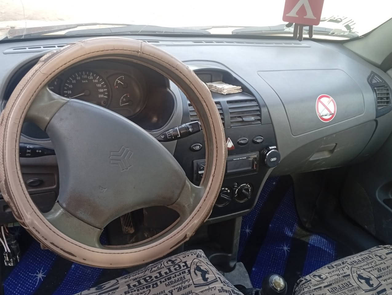 سلام عليكم من رخصة الإدمن 
طيبة للبيع موديل 2015 كفالة عامة شرعيات تبريد ثلج تخم تأير جديد كير محرك خير من الله سيارة جاهزة شرط التحويل ثاني يوم السعر 38 وبيها مجال حك الجية بس 
رقم الهاتف ***********
