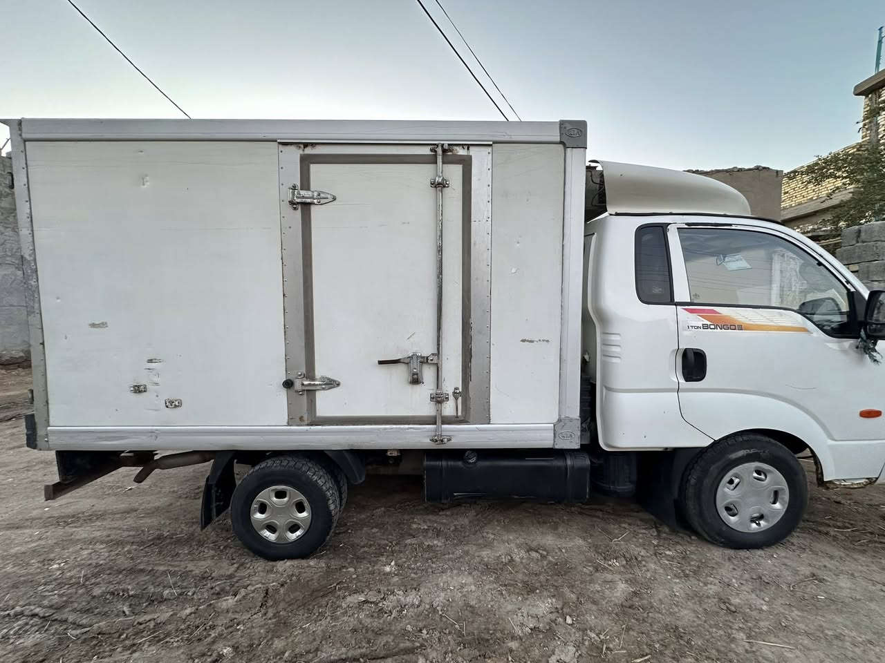 سلام عليكم سياره كيه براد مديل 2013 سياره جاهزه من كلشي سياره  خير من الله سعر ١٢٥ وبي مجال   مكان حله تصال عل رقم ***********
