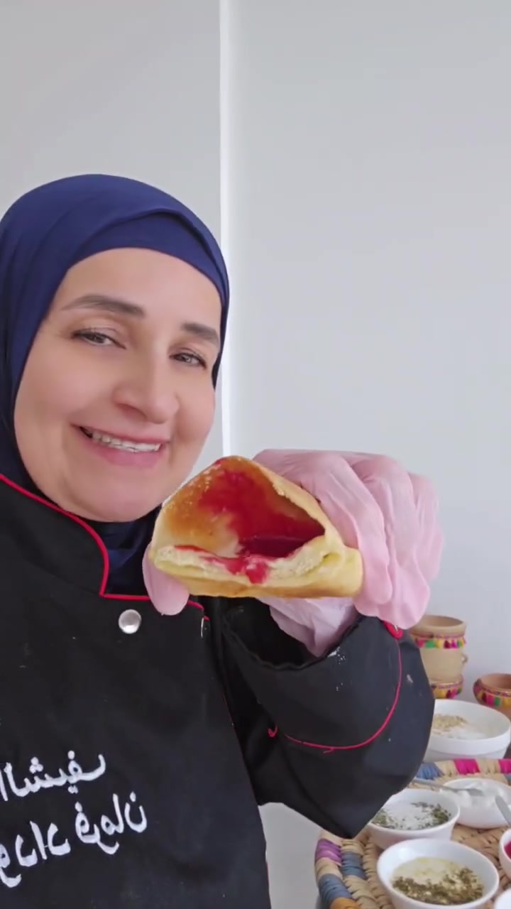 غير أحبكم هوايه وأخاف على صحتكم اهتموا بيها لأن الصحة والعافية غالية اذا تروح بعد ما ترجع ربي يحفظكم من كل شر يارب العالمين أخصائية التغذية العلاجية والغذاء الصحي الشيف وداد فرمان للتواصل والطلب عل الواتساب *********** بغداد الكرادة العرصات مطعم اسلوب حياة صحية
