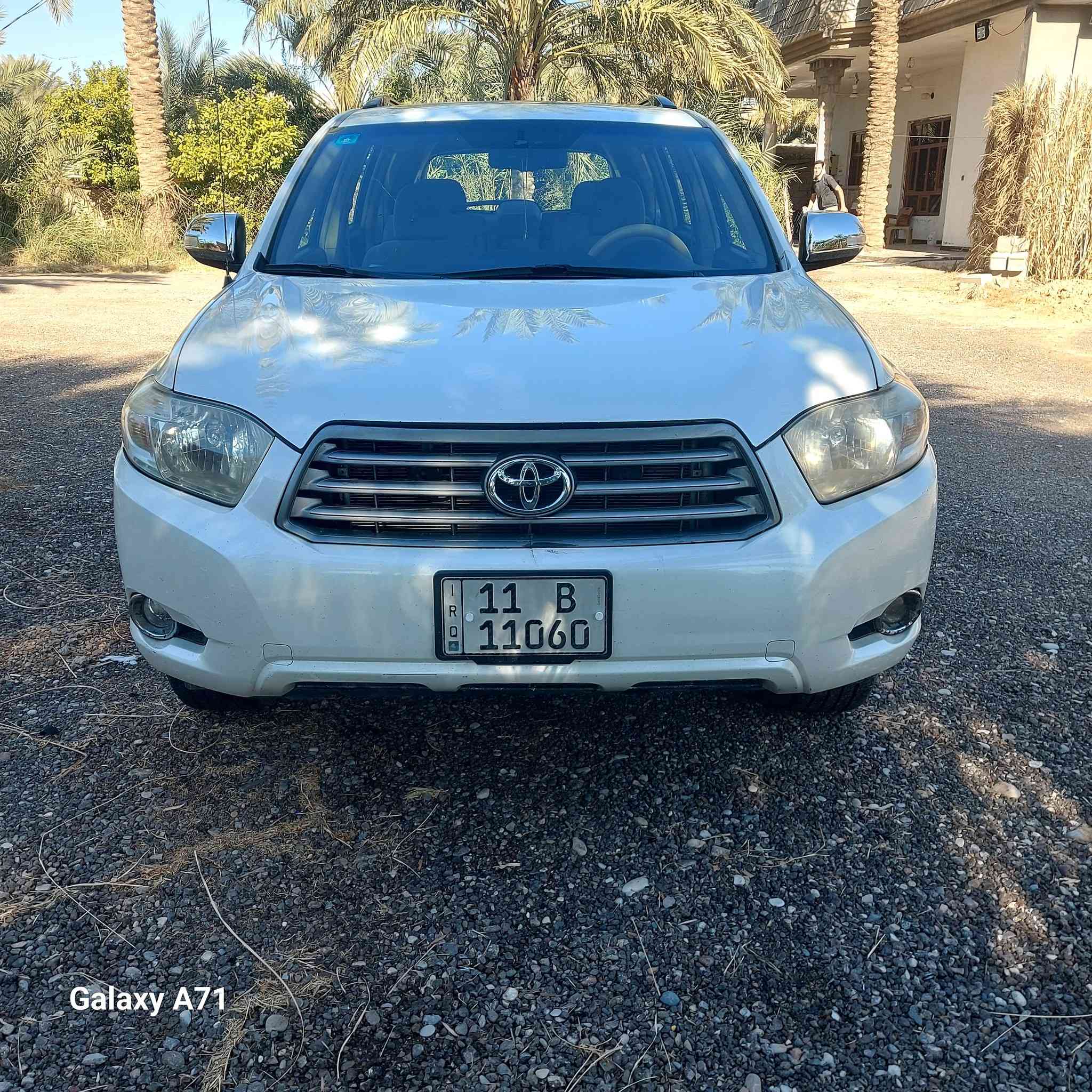 هايلندر ٢٠١٠باسمي سياره جديده مكفوله كلين دفع رباعي محرك ٦سلندر جاهزه ماتصرف عليه الف رقم بغداد/ ***********/السعر ٢٠٠ وبيه مجال
