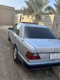 مرسيدس ٣٠٠ • مركز بلاد ناصريه