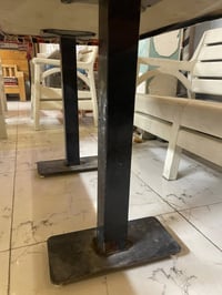 ميز.العدد ٧قطع. مغلف قماش السعر الواحد ٧٥وبيه مجال شراي يتصل ٠٧٧١٤٣٣٨٣...