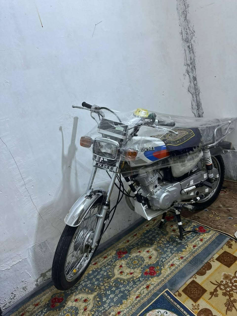 سلام عليكم من رخصت ابو الكروب دراجه شلامجه اصلي موديل 2021 دراجه أصولي رقم نجف سنويه الدراجه كدامك شوفها شلون نضيفه وجوه ايدي دراجه كلش نضيفه مكاني نجف كوفه السعر خاص وبيك خير وتدلل الرقم ***********
