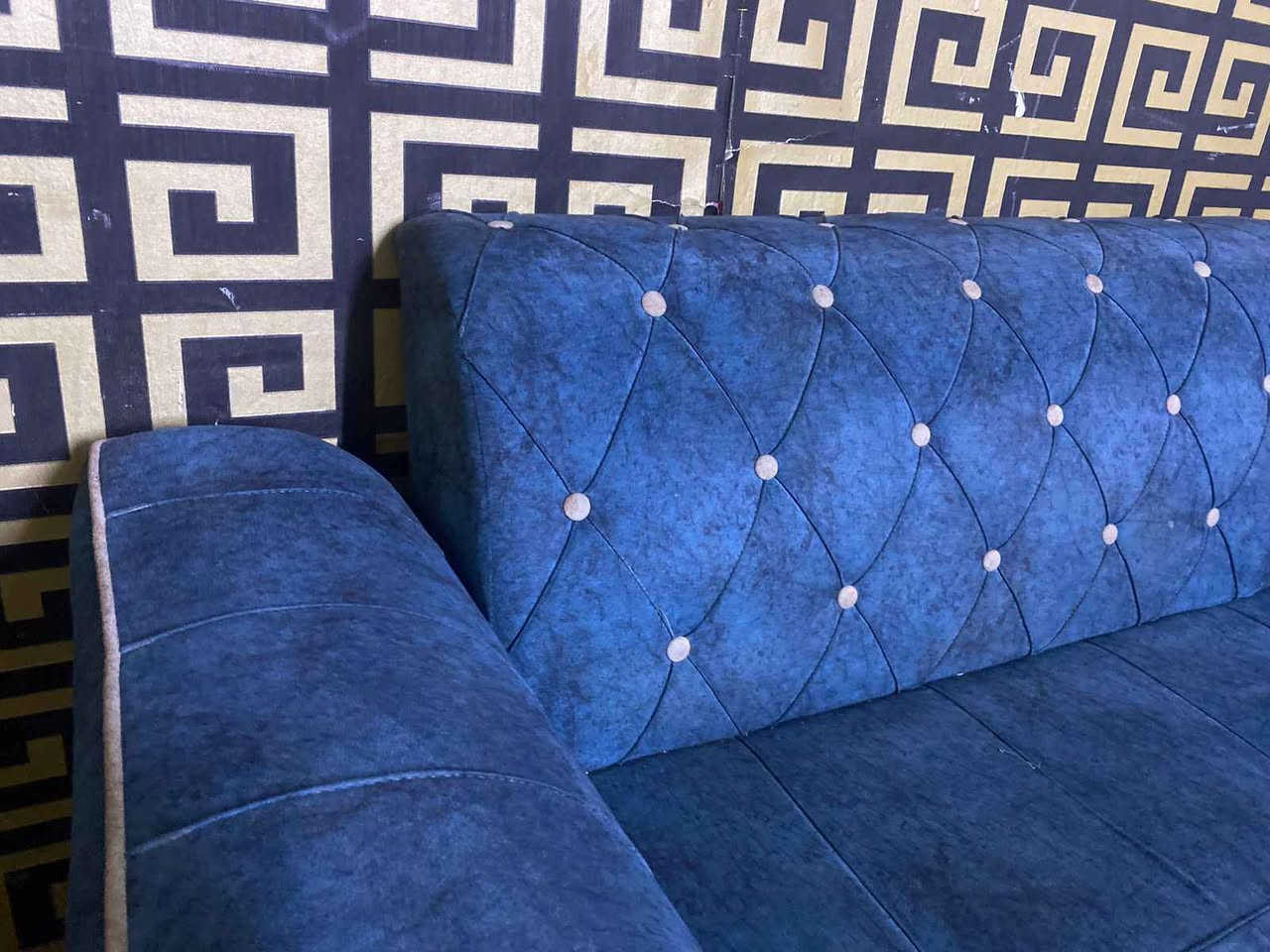 تخم 10 مقاعد تكمه بدون اي ضرر ب 250 قفله
*********** بغداد, العراق
