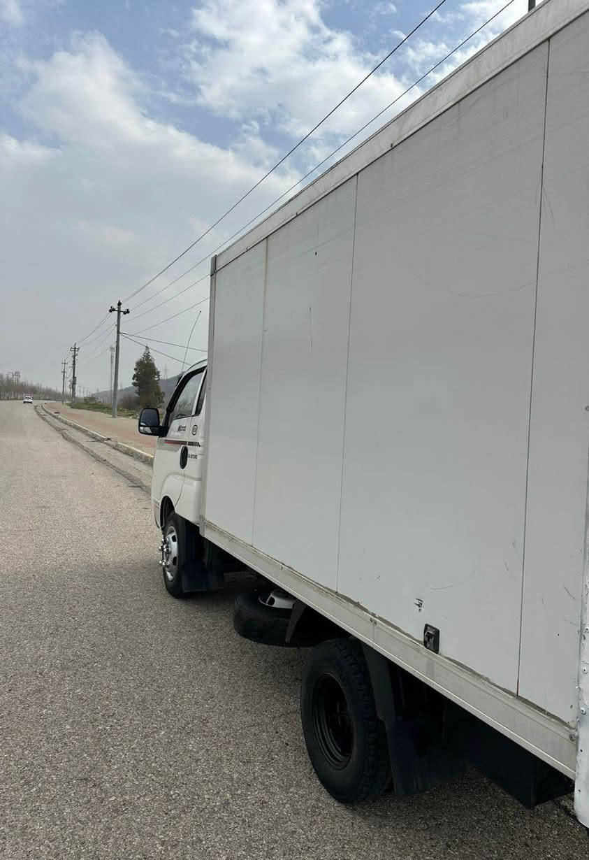 كيا 4000  موديل   2021 
گئرو مكينه ب شه رت  هه ردو نه فه كرينيه
بئ دعم و بئ صبغ  
د سه نه ويدا بوكسه 
تانك  130 لتر 
رقم سنوي و هزه جديدن سه ر نافي منه 
سياره يا ل دهوكي   
سعر  165 ورقه و مجال 
..........
سيارة كيا 4000 موديل  2021 
كير و محرك  ب شرط مو مفتوح 
بدون دعم بدون صبغ 
تانك 130 لتر 
سيارة كلش نضيف 
رقم سنوي هذة جديد 
تحويل  ب اسمي  
سعر 165 ورقة بها مجال 
مكان سيارة دهوك

*********** زاخو, دهوك
