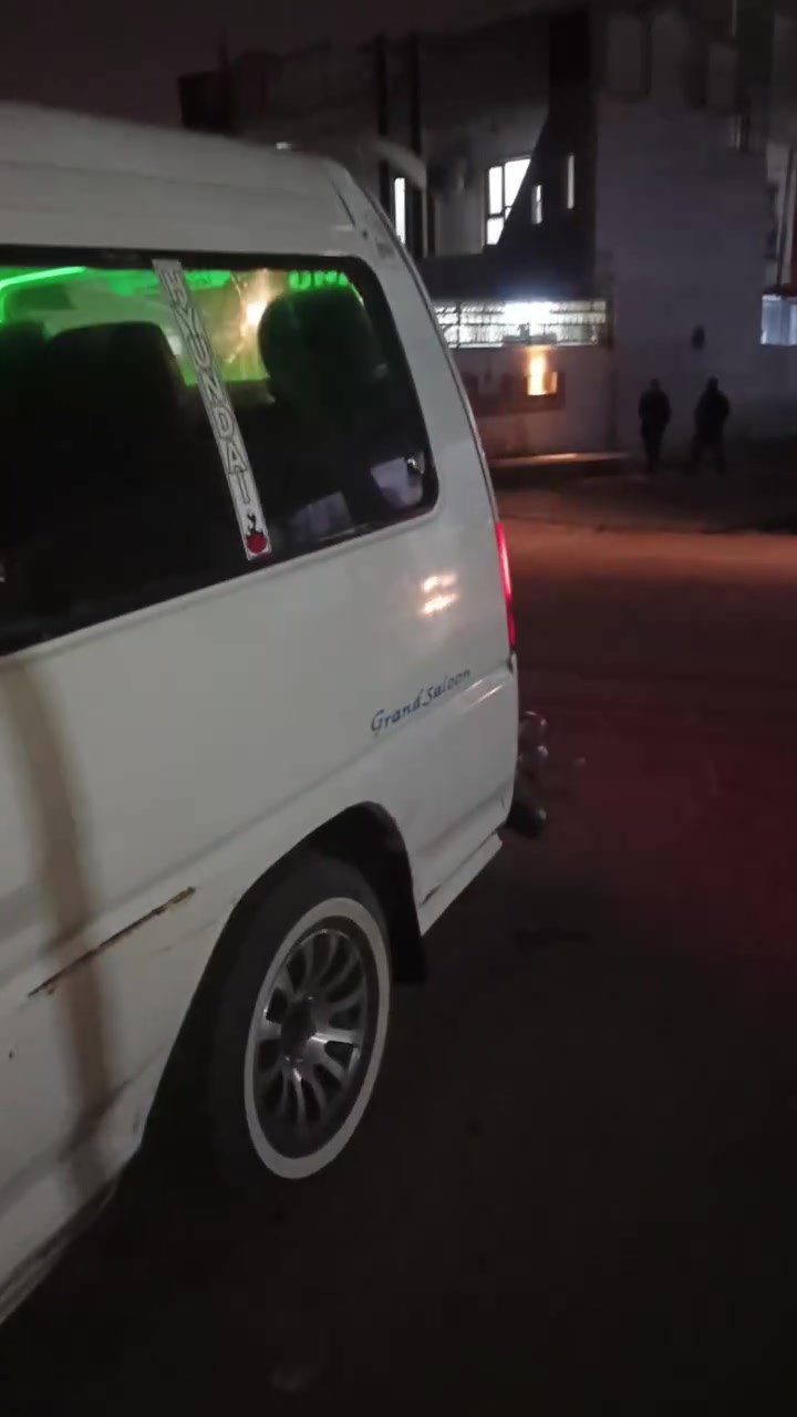 سلام. وعليكم
كيه. نفرات موديل 98

هيئه وغرامات صفر 

محرك جديد 

ورقم جديد 

سنويه يله 31 

داخله فول 

السعر 65 

‏‪***********‬‏
