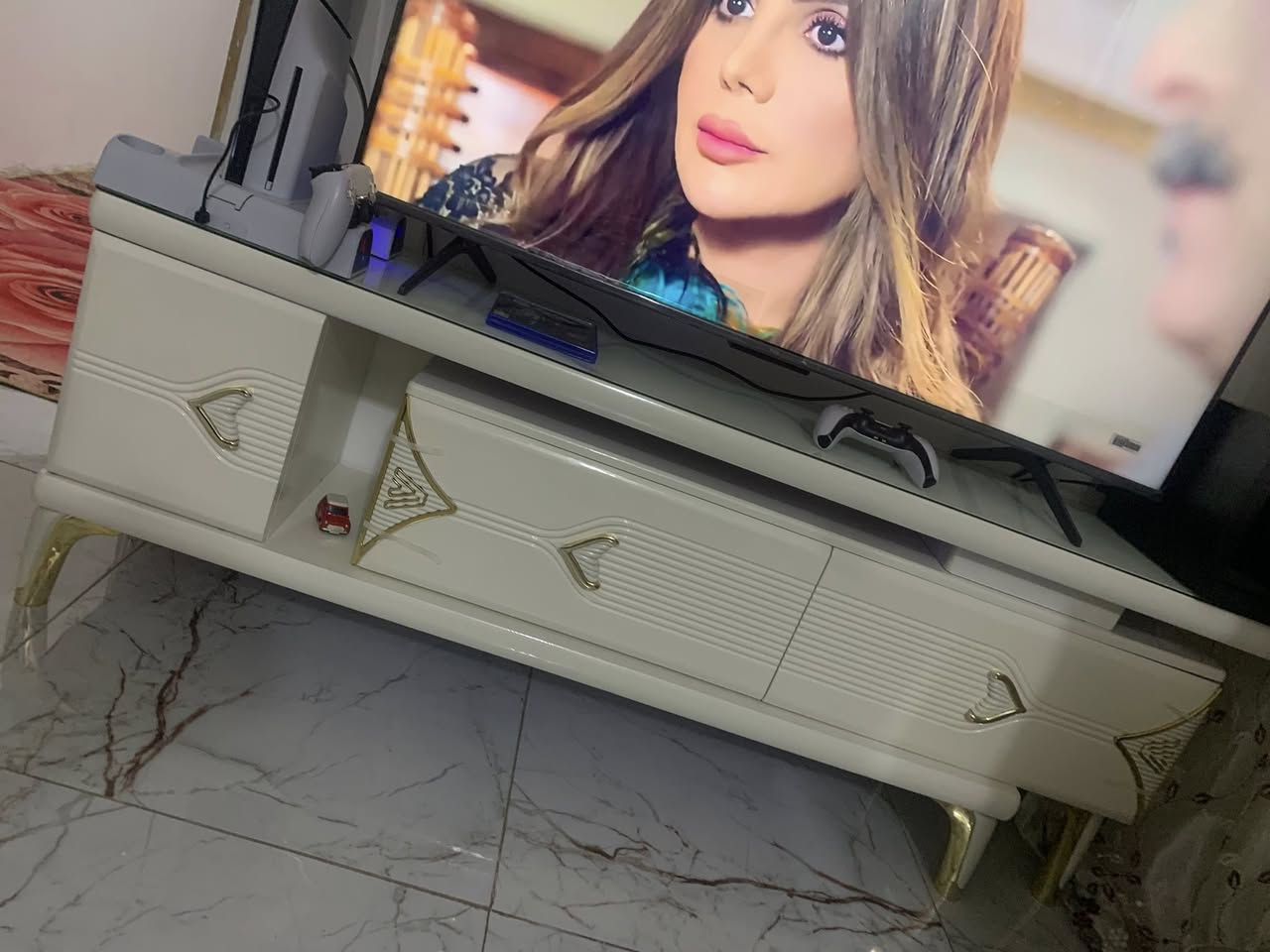 ‏السلام عليكم ميز بلازما تركي قياس 150 سم استعمال أقل أسبوع السعر 170 بغداد رقم الهاتف
***********
