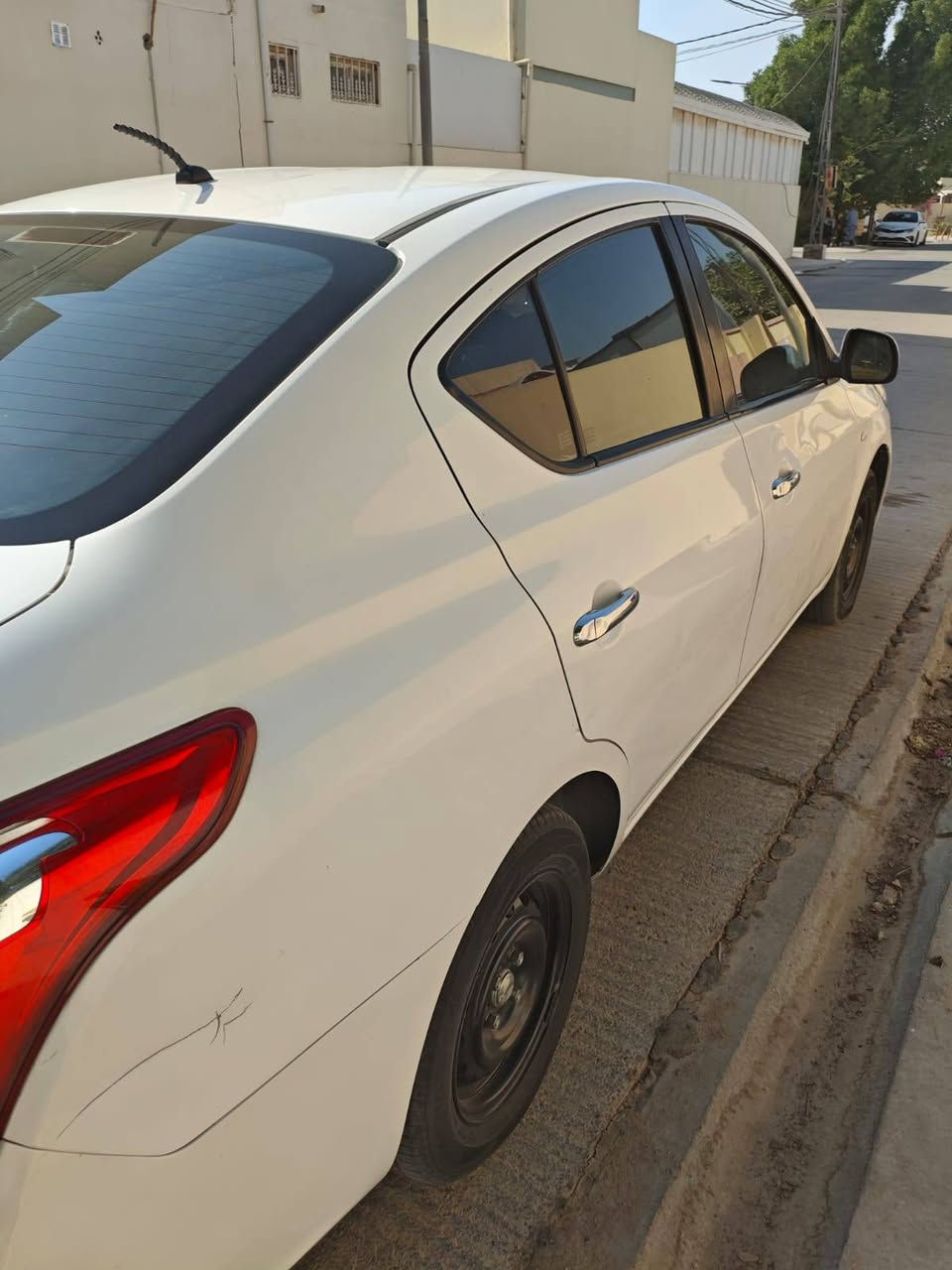 سني نيسان هندي لبليته الزركه موديل ٢٠٢٠  سياره كفاله ما عدى بارد الباب الايمن فقط محرك وكير وتبريد  كله لوك ع وضع الشركه  السعر 107ورقهه وبية مجال
الرقم ***********
